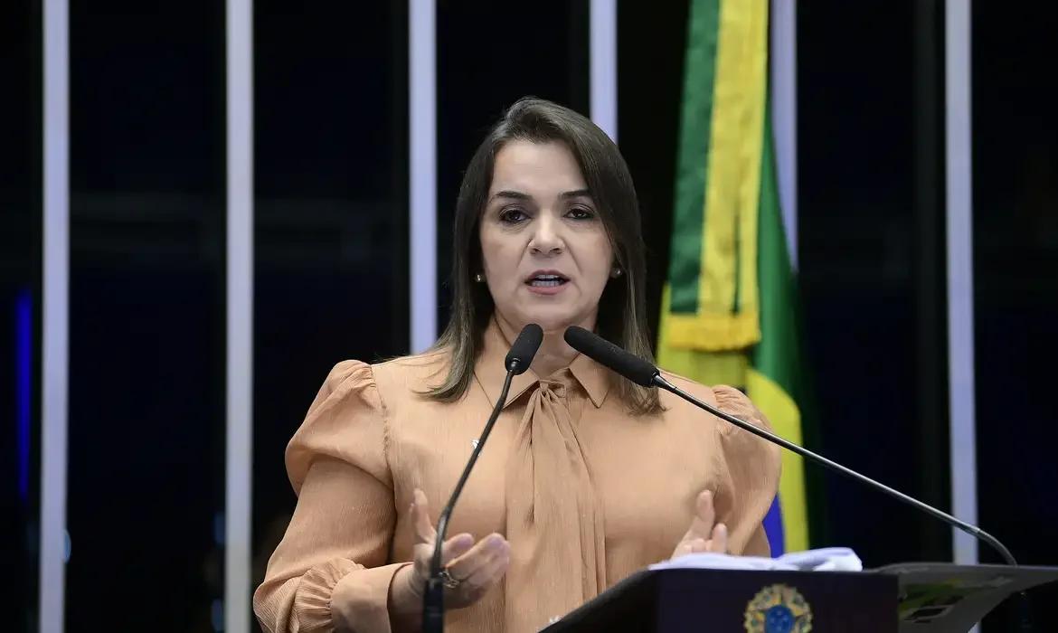Adriane sanciona lei de proteção da mulher com vetos a trechos polêmicos