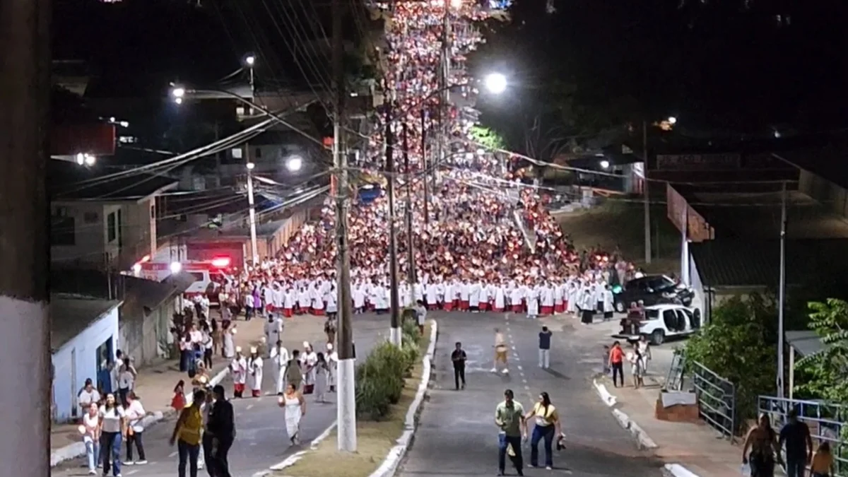Com mais de 50 mil fiéis, procissão de Nossa Senhora da Glória encerra novenário no interior do Acre