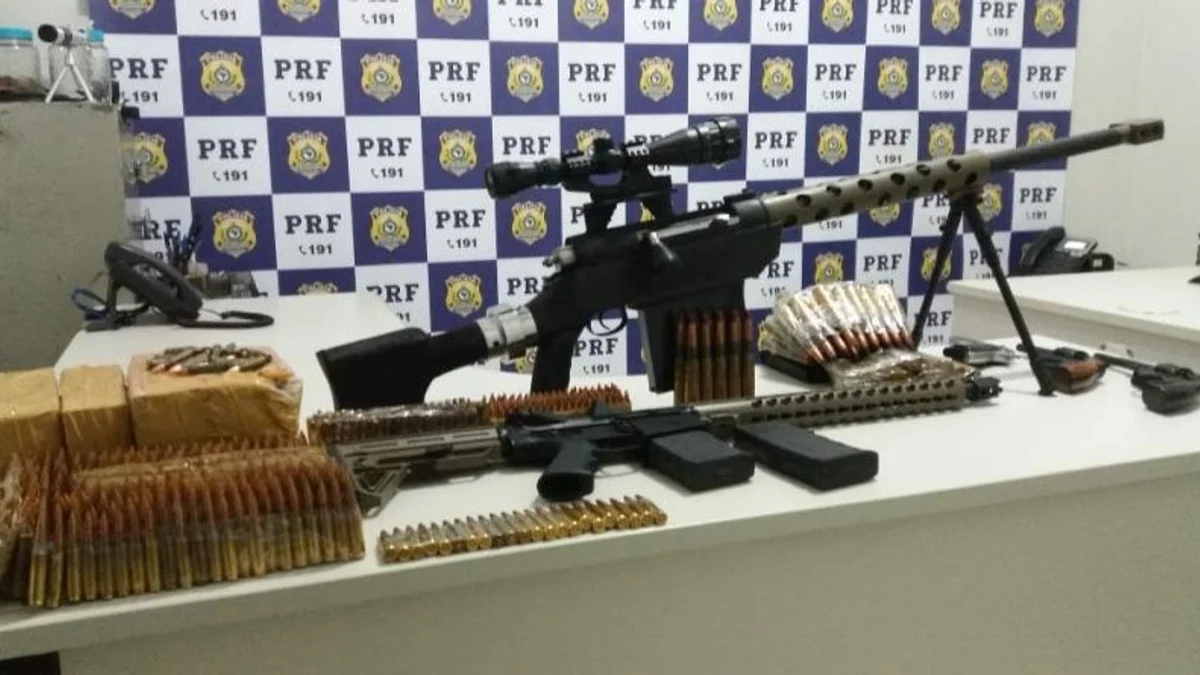 Apreensão de Armamento Pesado em MS: Submetralhadora e fuzis seriam levados para o RJ, revela PRF