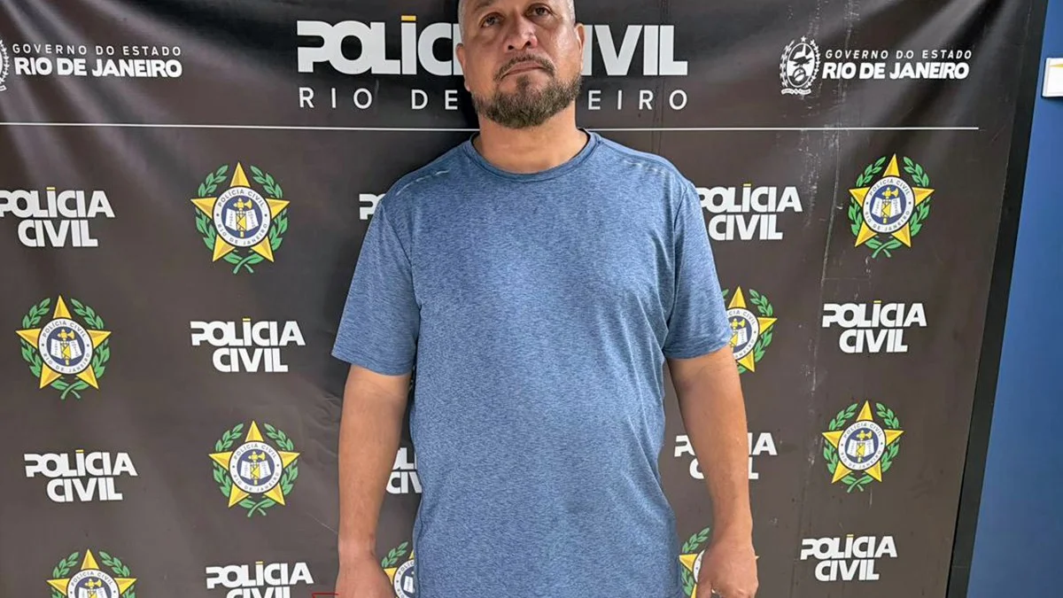 Câmeras levaram polícia a prender sequestrador de jovem que pulou de carro em movimento; homem alega estar sob efeito de remédio e álcool